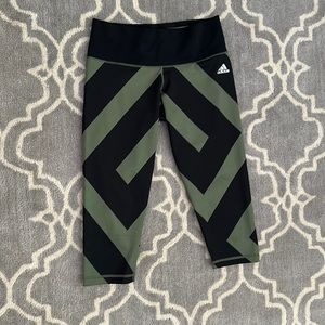 Adidas size M cropped leggings